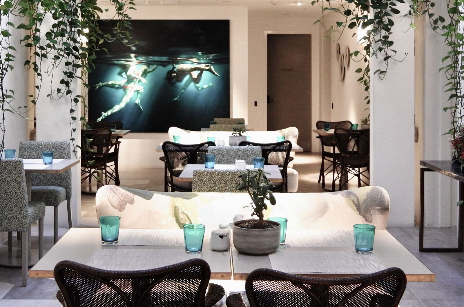 Warm contemporary restaurant dining room